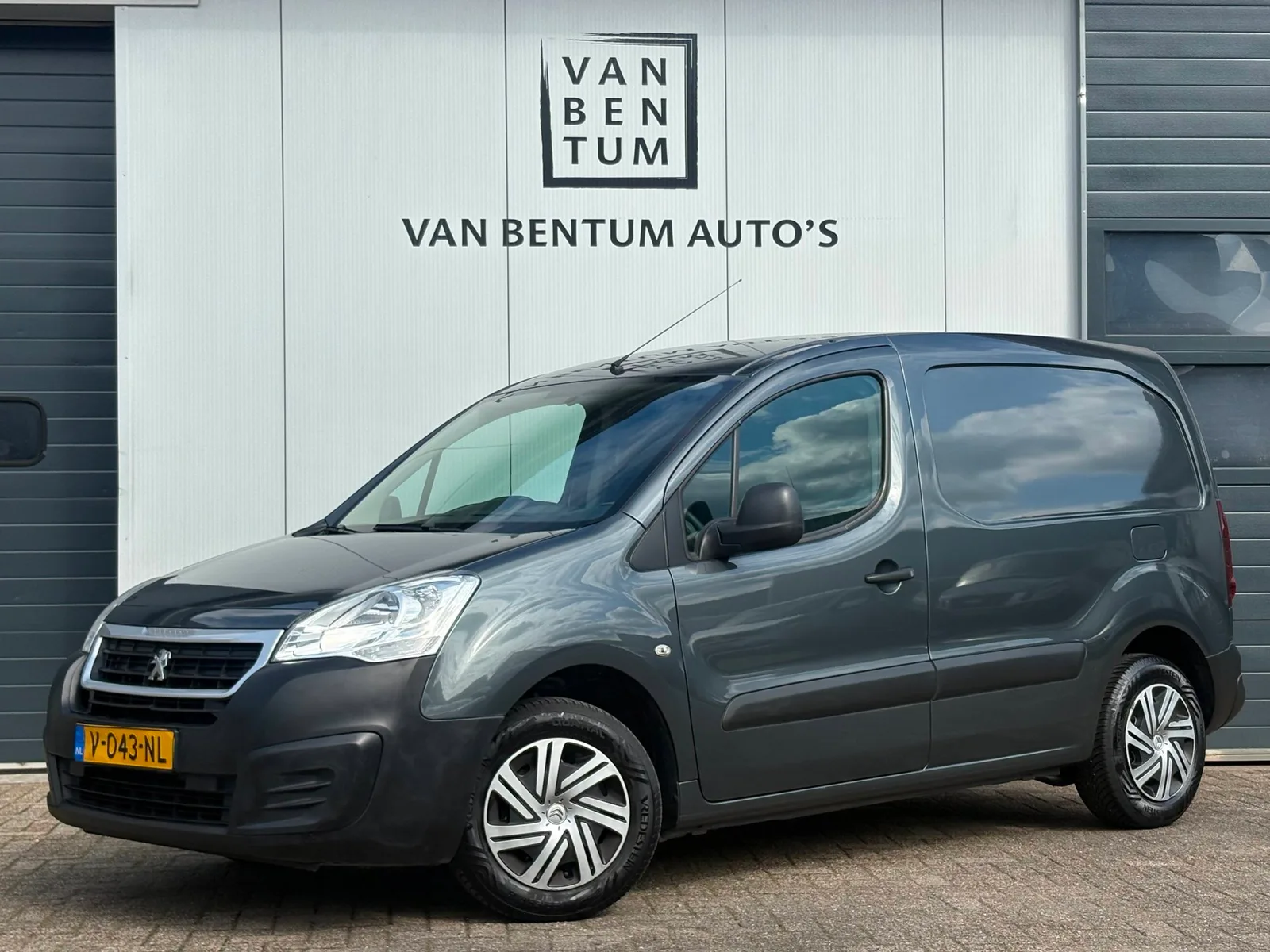 Peugeot Partner (2018) — foto 1