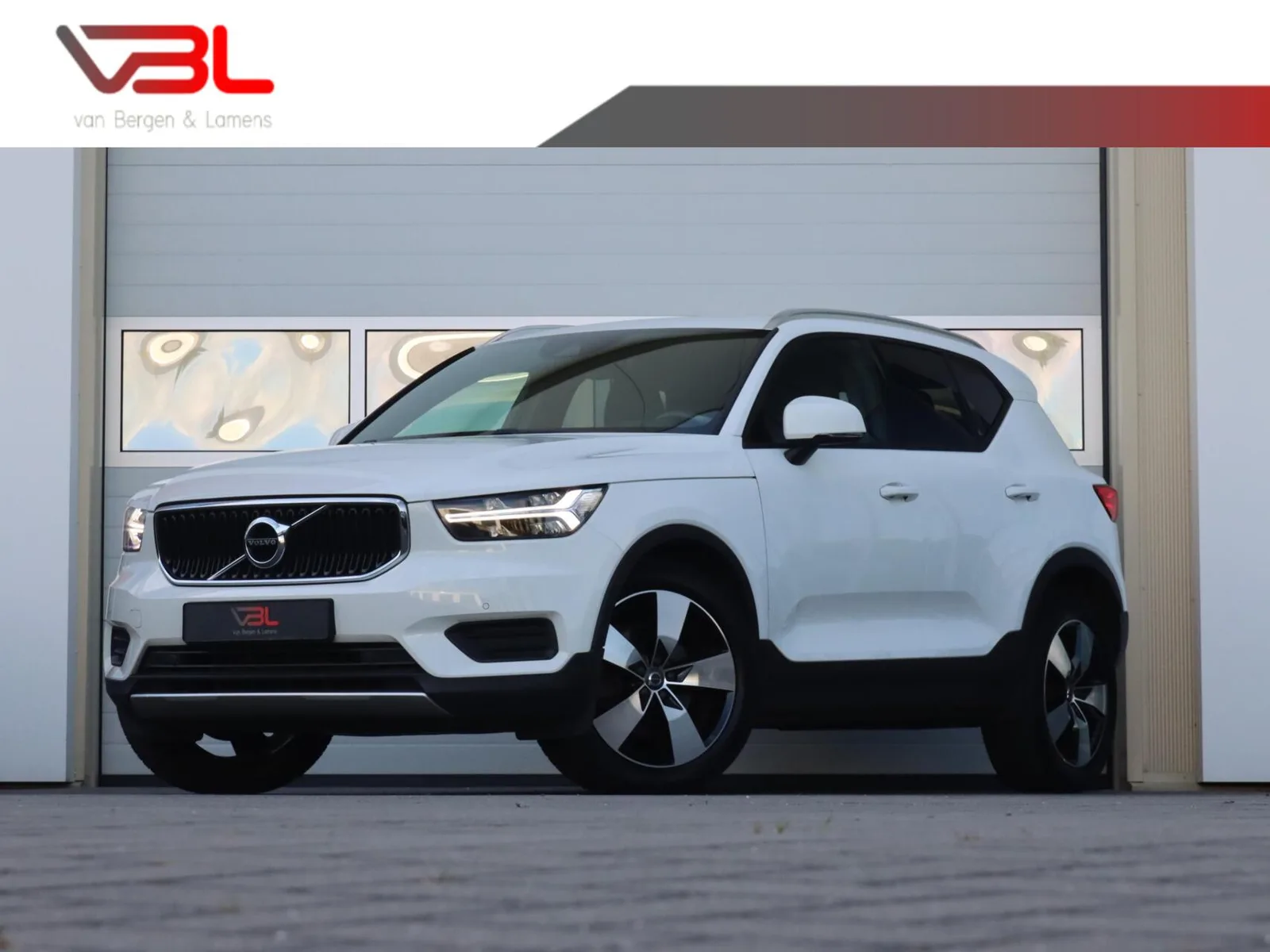 Volvo XC40 (2018) — foto 1