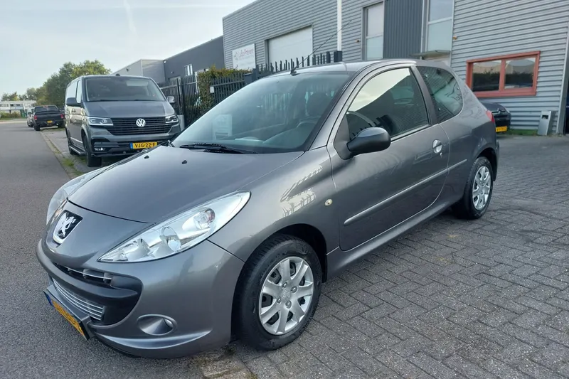 Peugeot 206+ (2010)