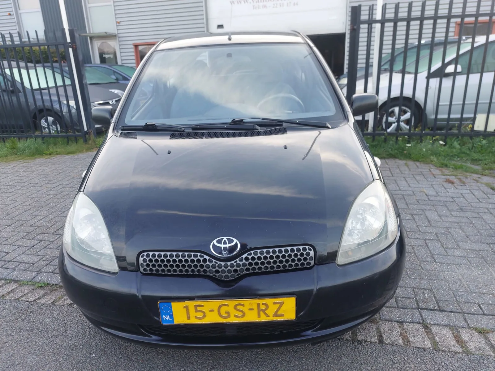 Toyota Yaris (2001) — foto 1