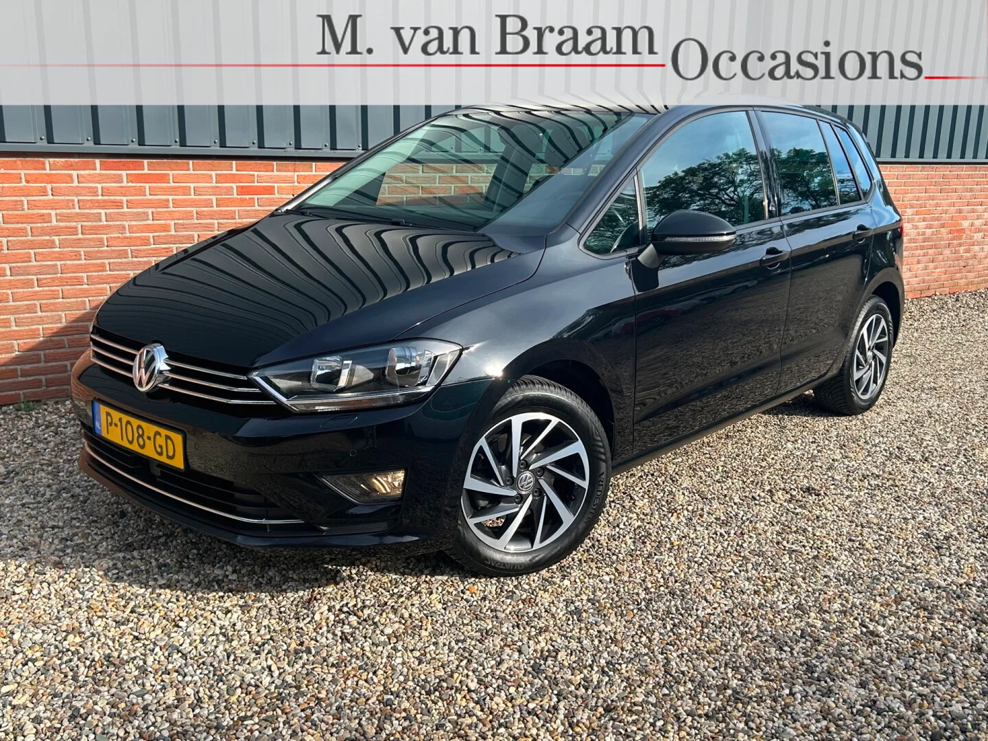 Volkswagen Golf Sportsvan (2017) — foto 1