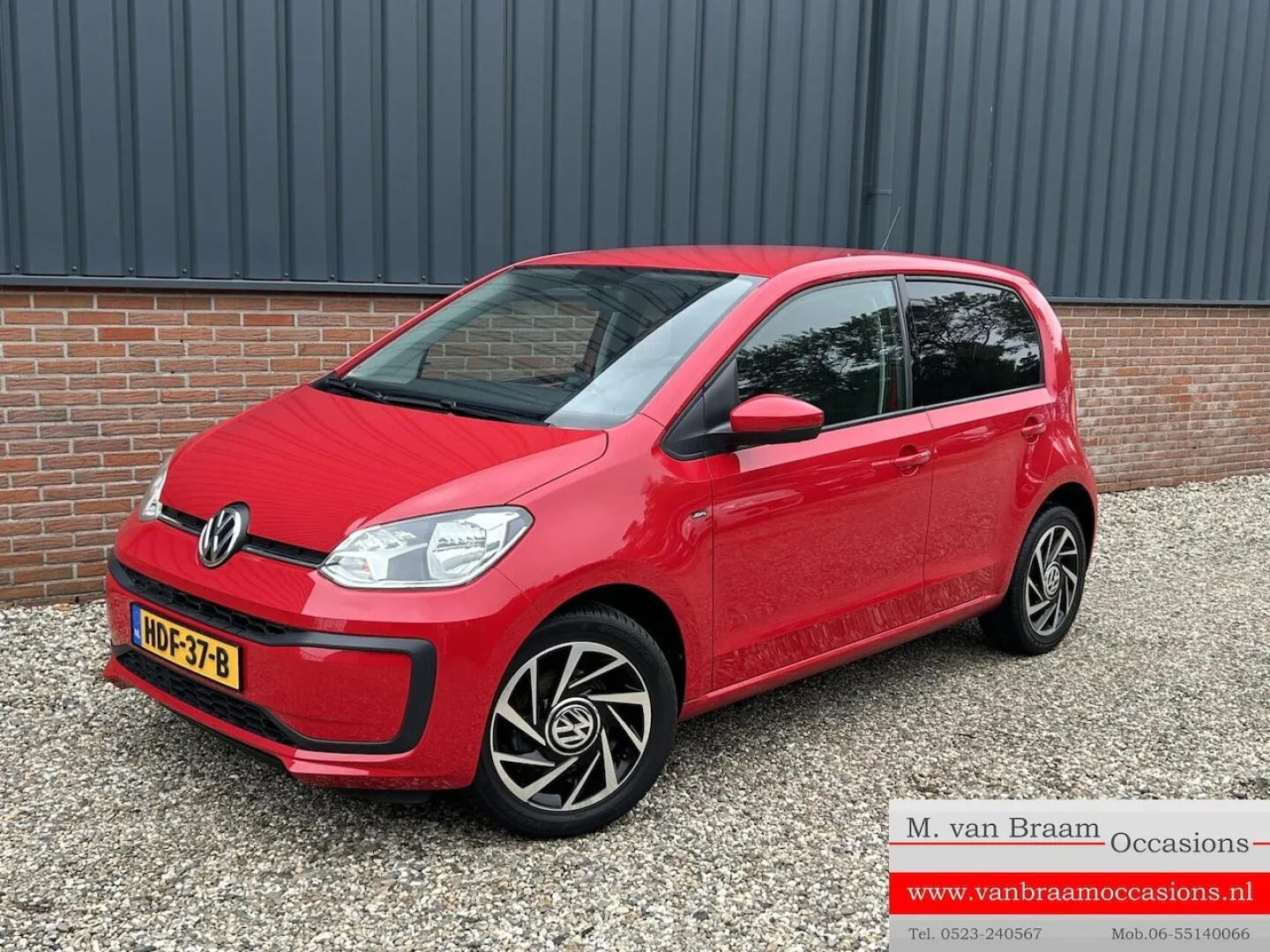 Volkswagen Up! (2018) — foto 1