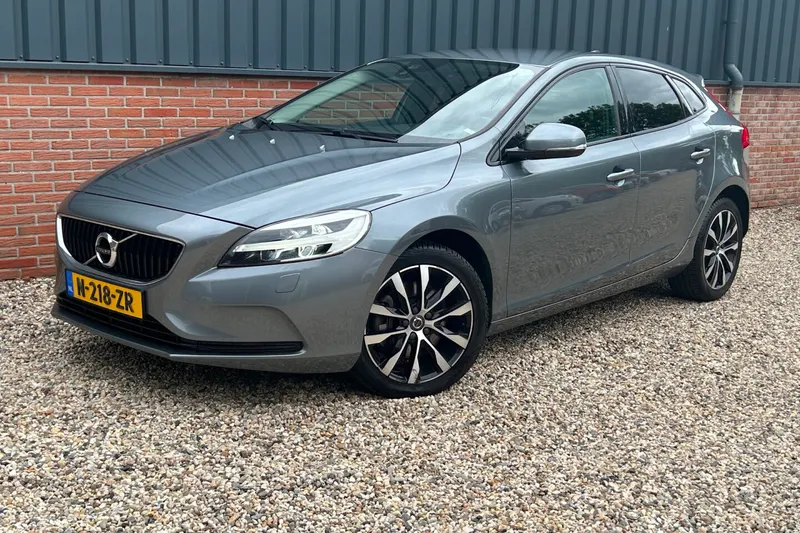 Volvo V40 (2020)
