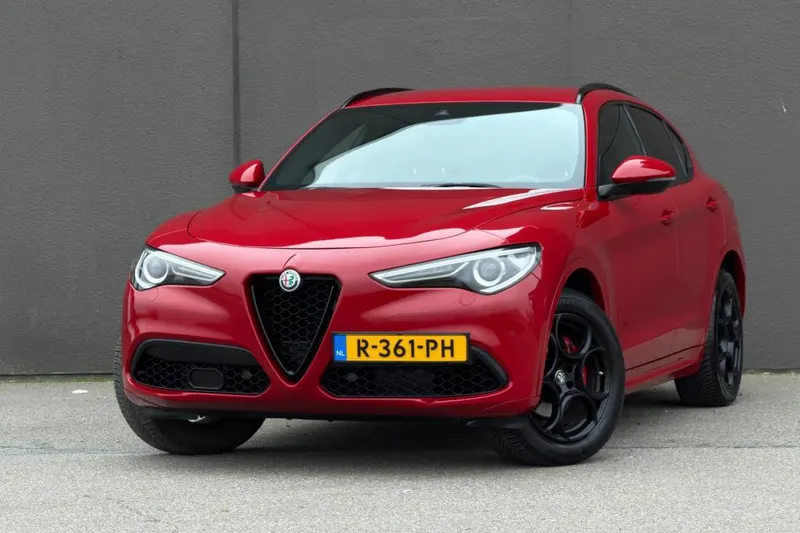 Alfa Romeo Stelvio (2018)