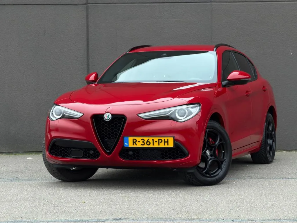 Alfa Romeo Stelvio (2018) — foto 1