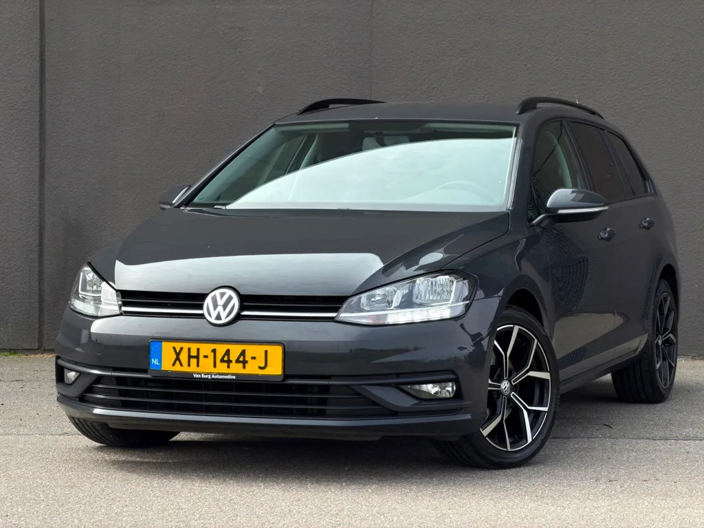 Volkswagen Golf (2019) — foto 1