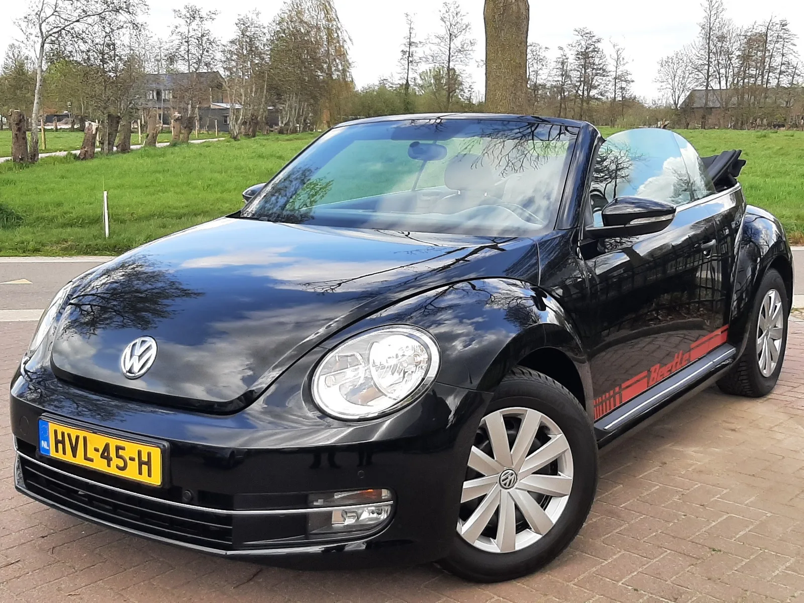 Volkswagen Beetle (2016) — foto 1