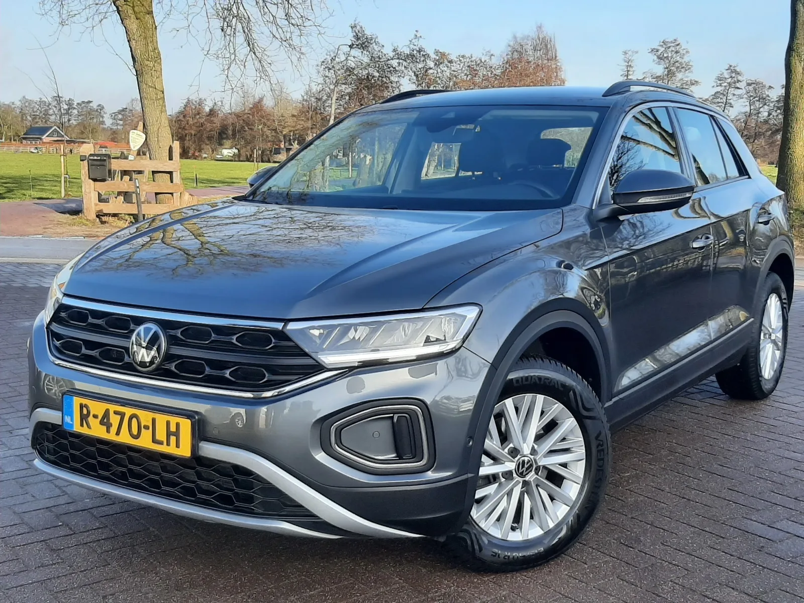 Volkswagen T-Roc (2022) — foto 1