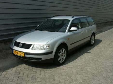 Volkswagen Passat (1998) — foto 1