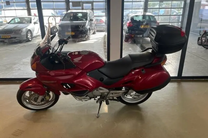 Honda NT 650 V Deauville (2001)