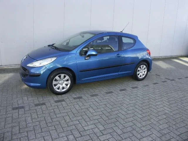 Peugeot 207 (2006) — foto 1