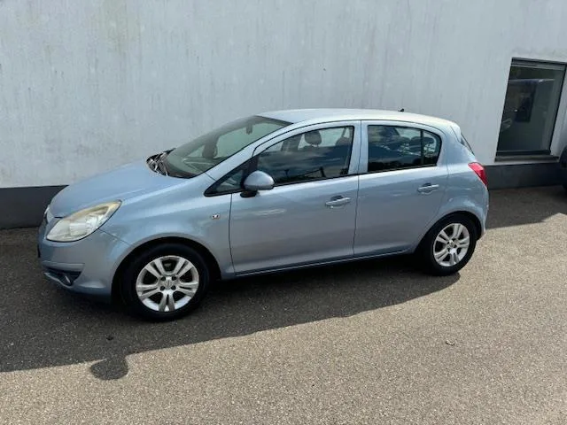 Opel Corsa (2008) — foto 1