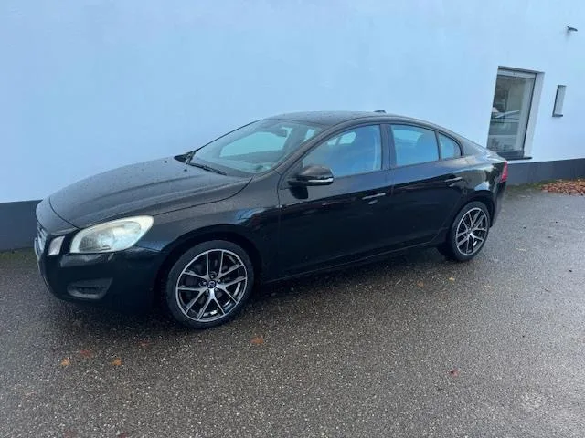 Volvo S60 (2010) — foto 1