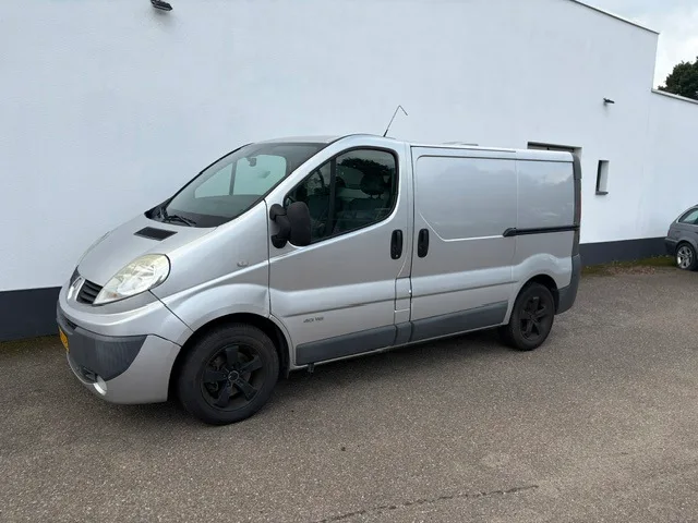 Renault Trafic (2007) — foto 1