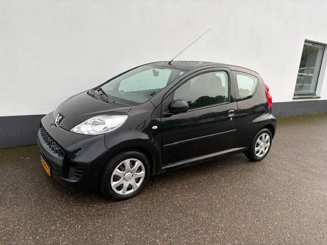 Peugeot 107 (2010) — foto 1