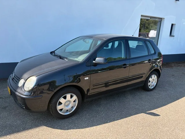 Volkswagen Polo (2003) — foto 1