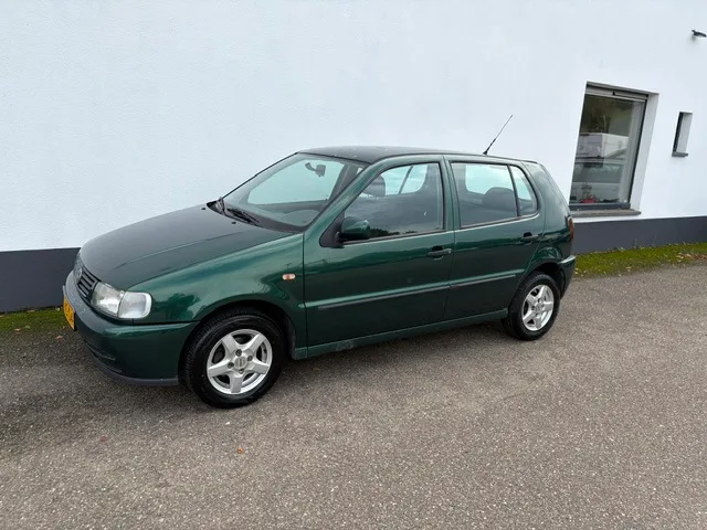Volkswagen Polo (1999) — foto 1
