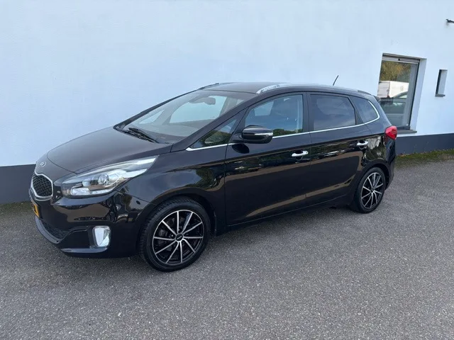 Kia Carens (2015) — foto 1