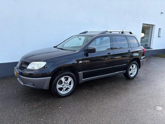 Mitsubishi Outlander (2005) — foto 1