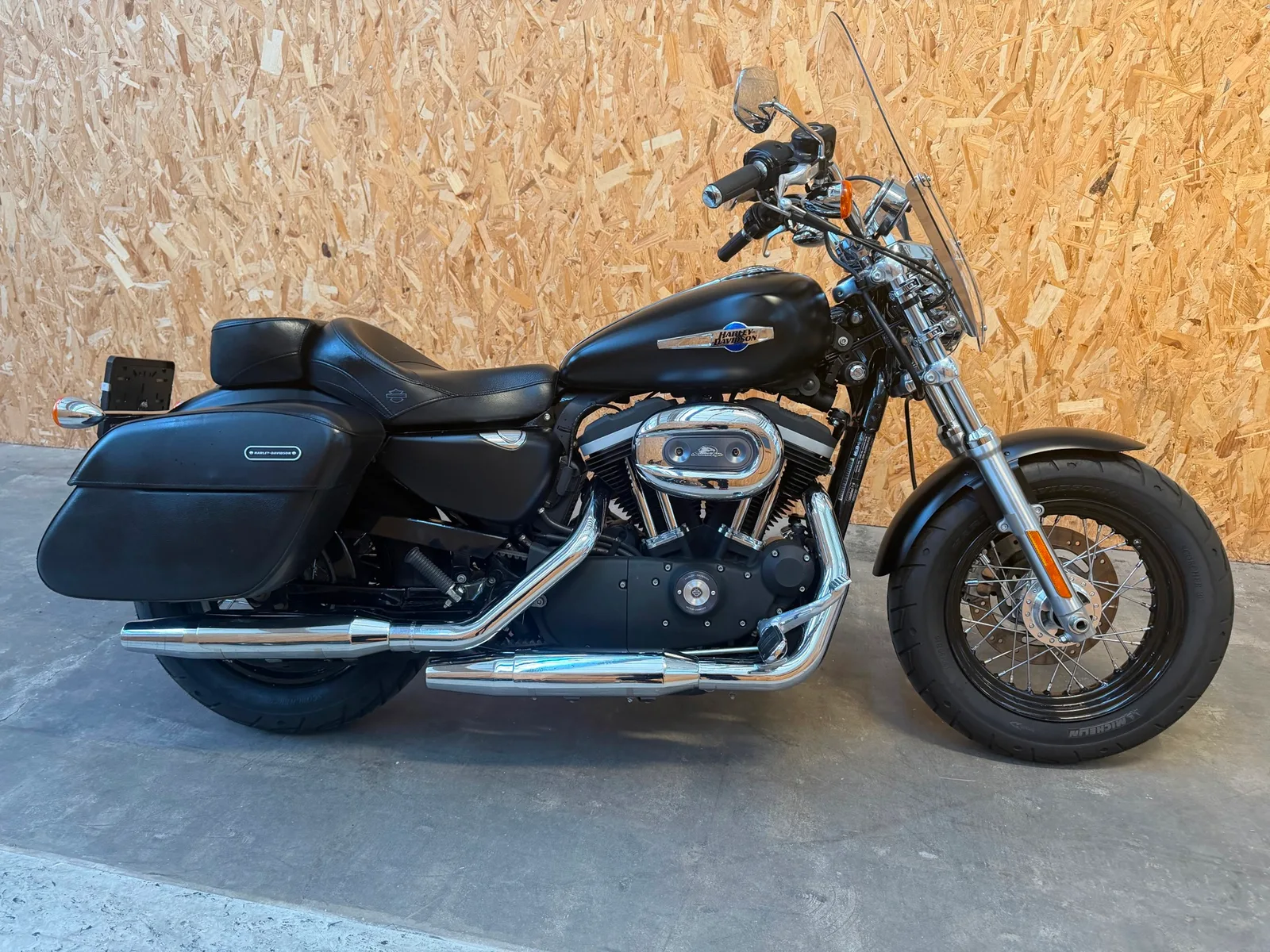 Harley-Davidson Sportster 1200 Custom (2013) — foto 1