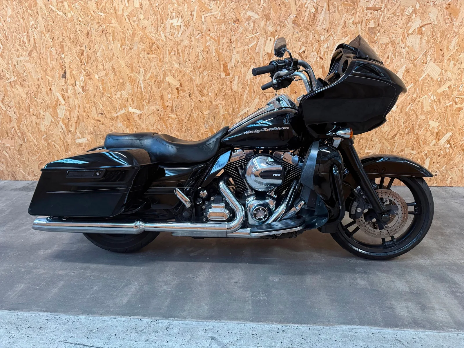 Harley-Davidson Road Glide (2014) — foto 1