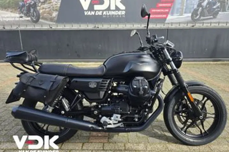Moto Guzzi V7 Stone (2019)