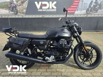 Moto Guzzi V7 Stone (2019) — foto 1