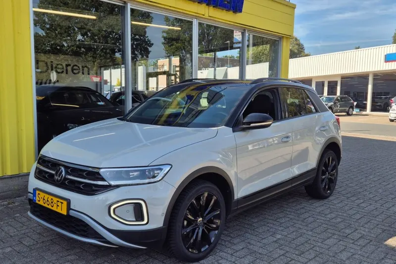 Volkswagen T-Roc (2023)