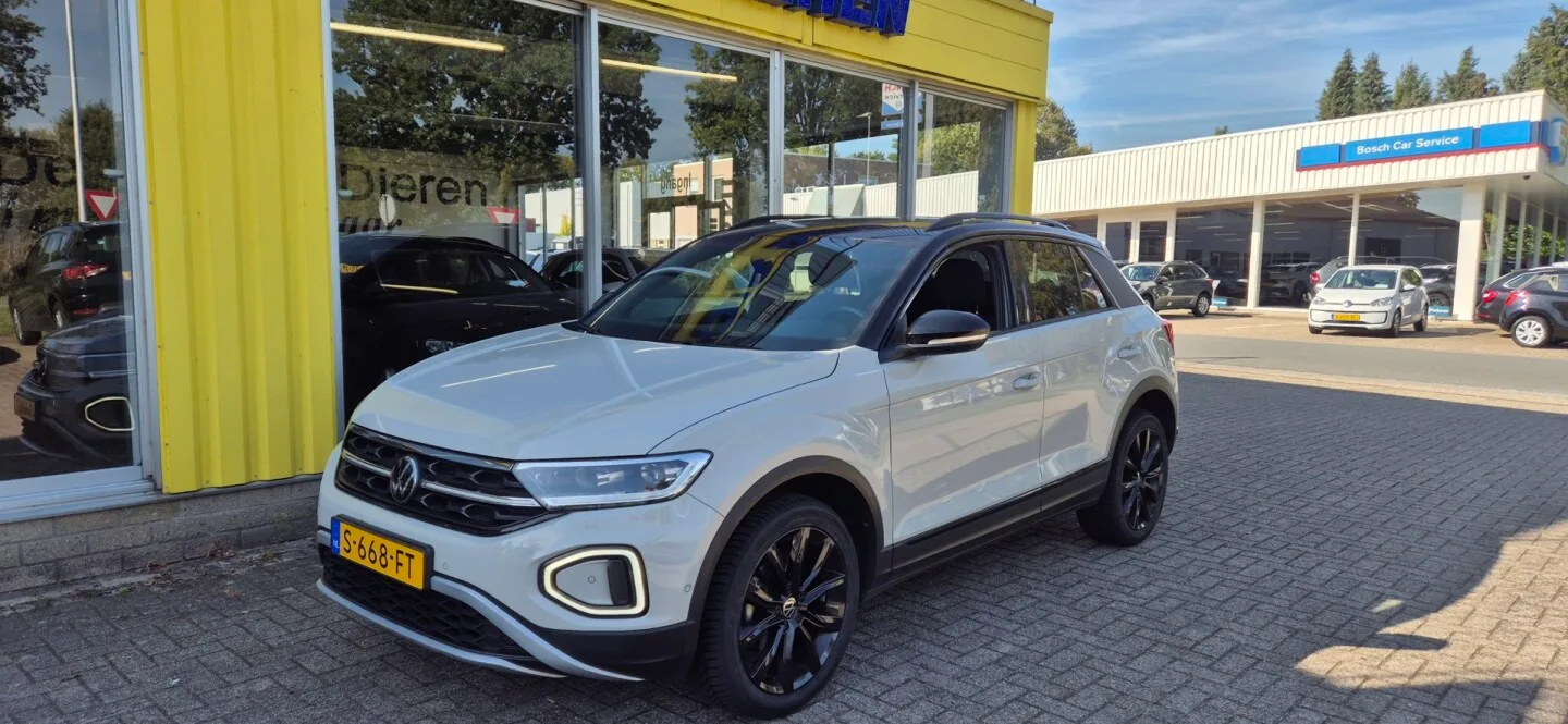 Volkswagen T-Roc (2023) — foto 1
