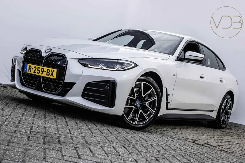 BMW i4 (2022)