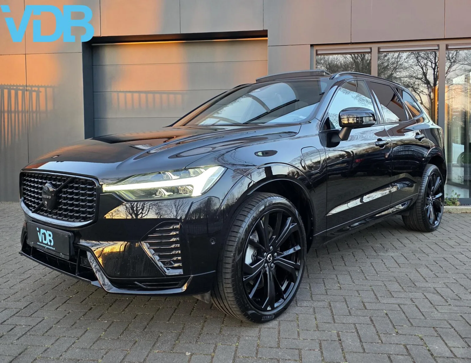 Volvo XC60 (2024) — foto 1