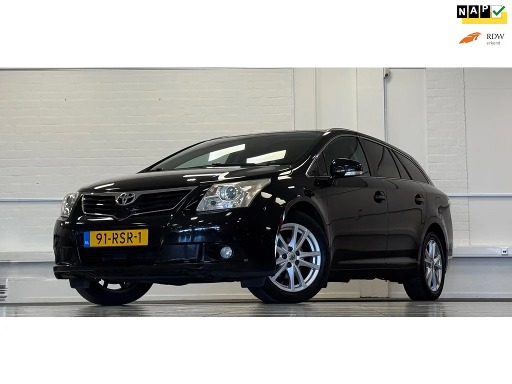 Toyota Avensis (2011) — foto 1