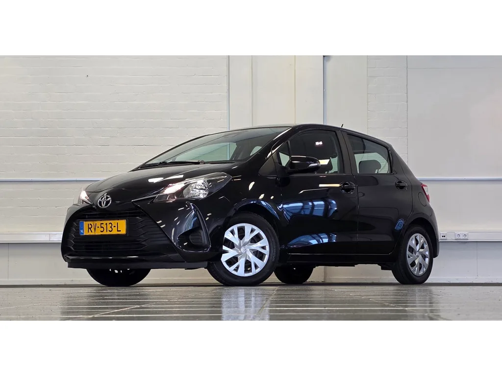 Toyota Yaris (2018) — foto 1