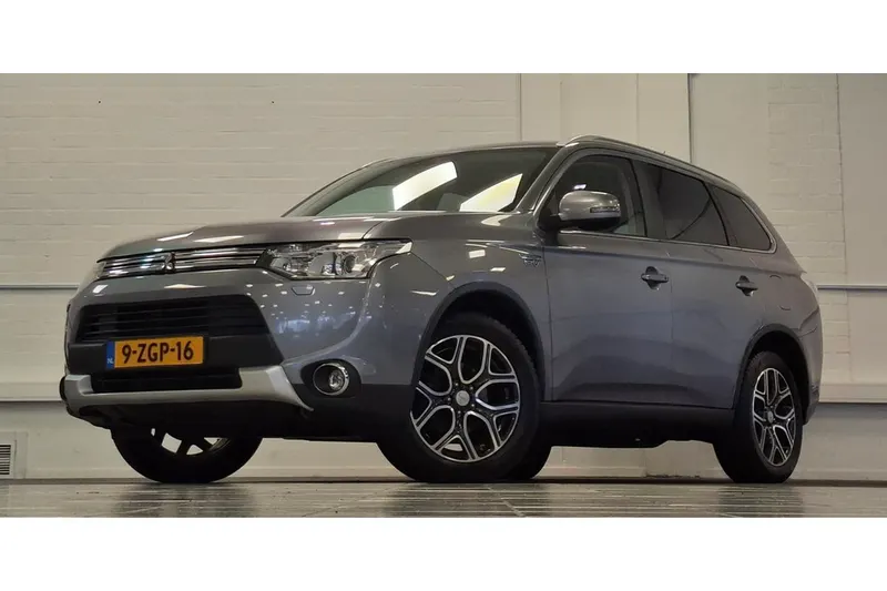 Mitsubishi Outlander (2015)