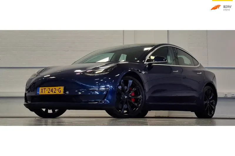 Tesla Model 3 (2019)