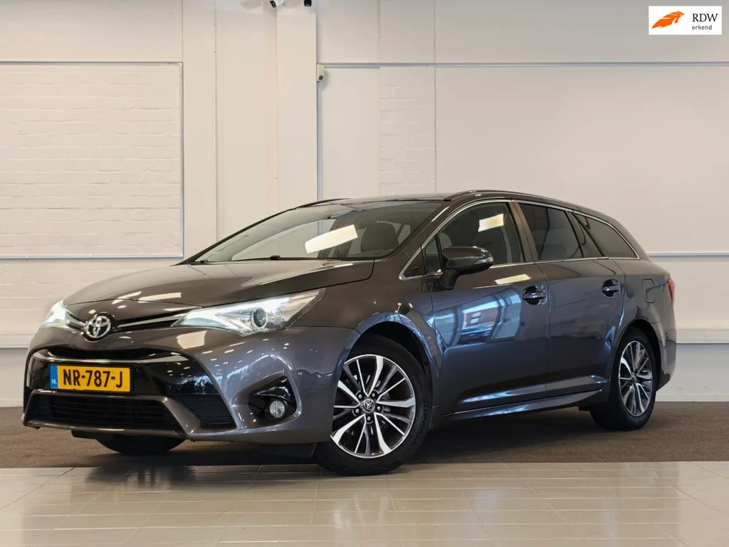 Toyota Avensis (2016) — foto 1