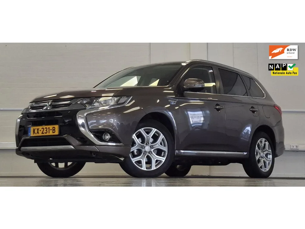 Mitsubishi Outlander (2016) — foto 1