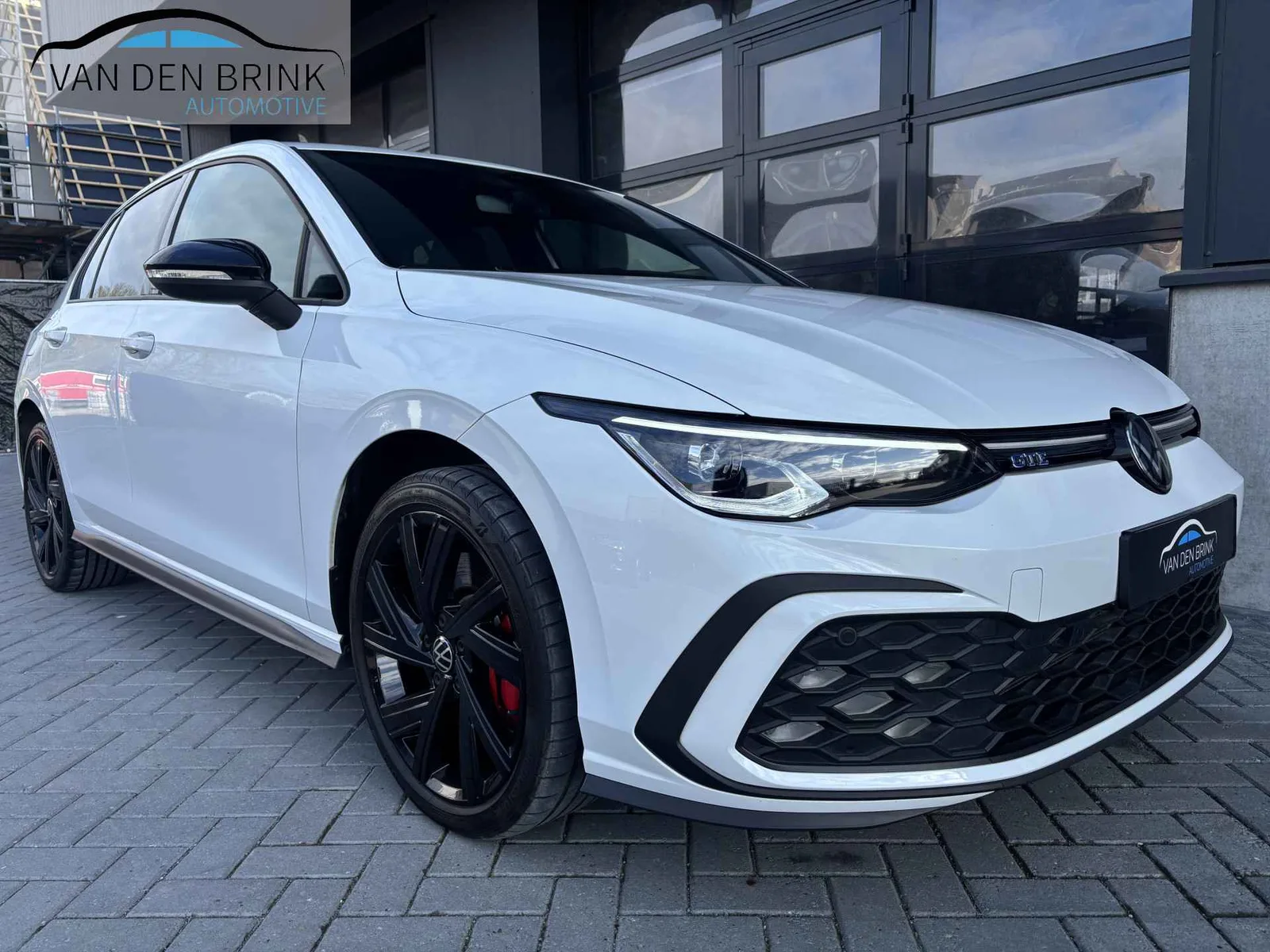 Volkswagen Golf (2022) — foto 1