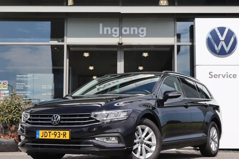 Volkswagen Passat (2023)