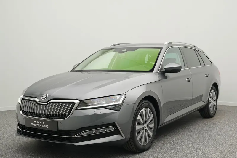Škoda Superb (2023)