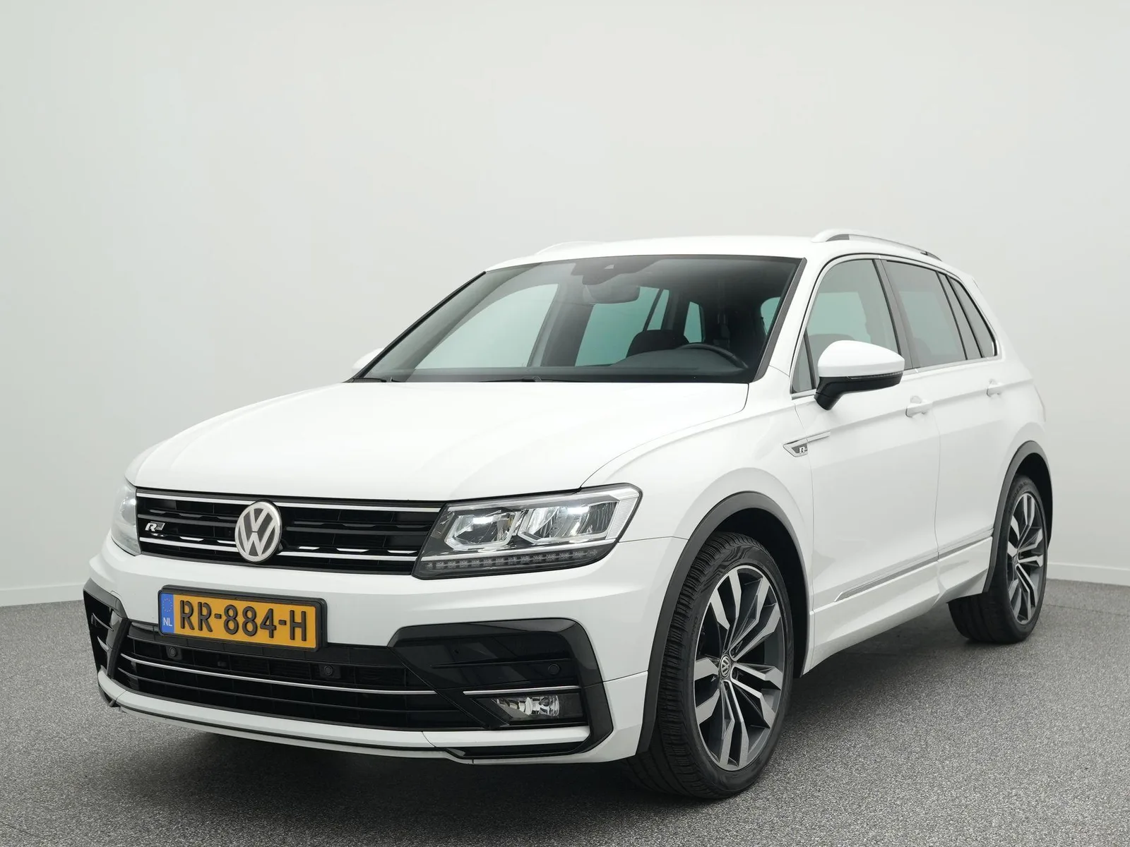Volkswagen Tiguan (2018) — foto 1
