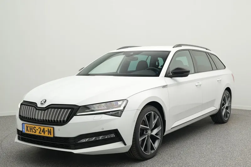 Škoda Superb (2023)