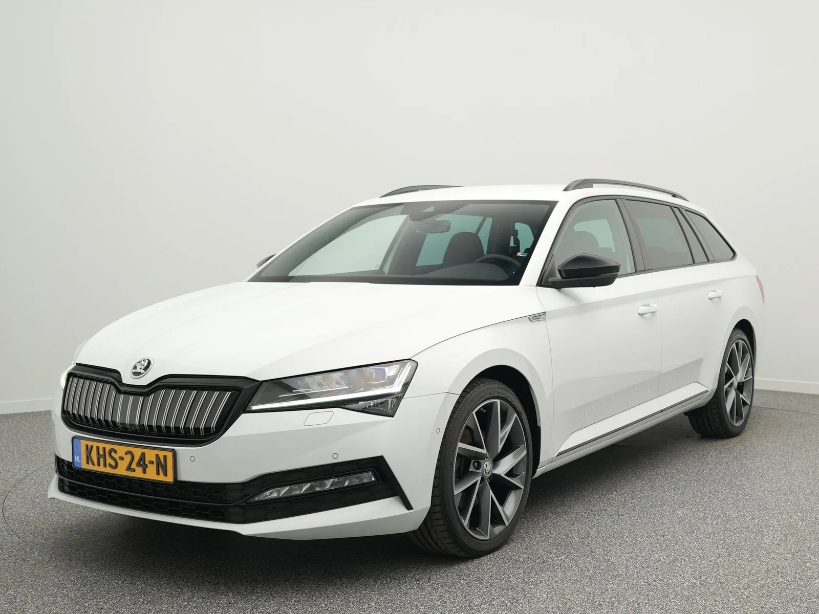 Škoda Superb (2023) — foto 1