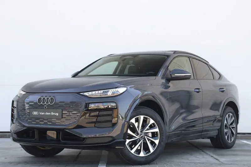 Audi Q6 e-tron (2025)