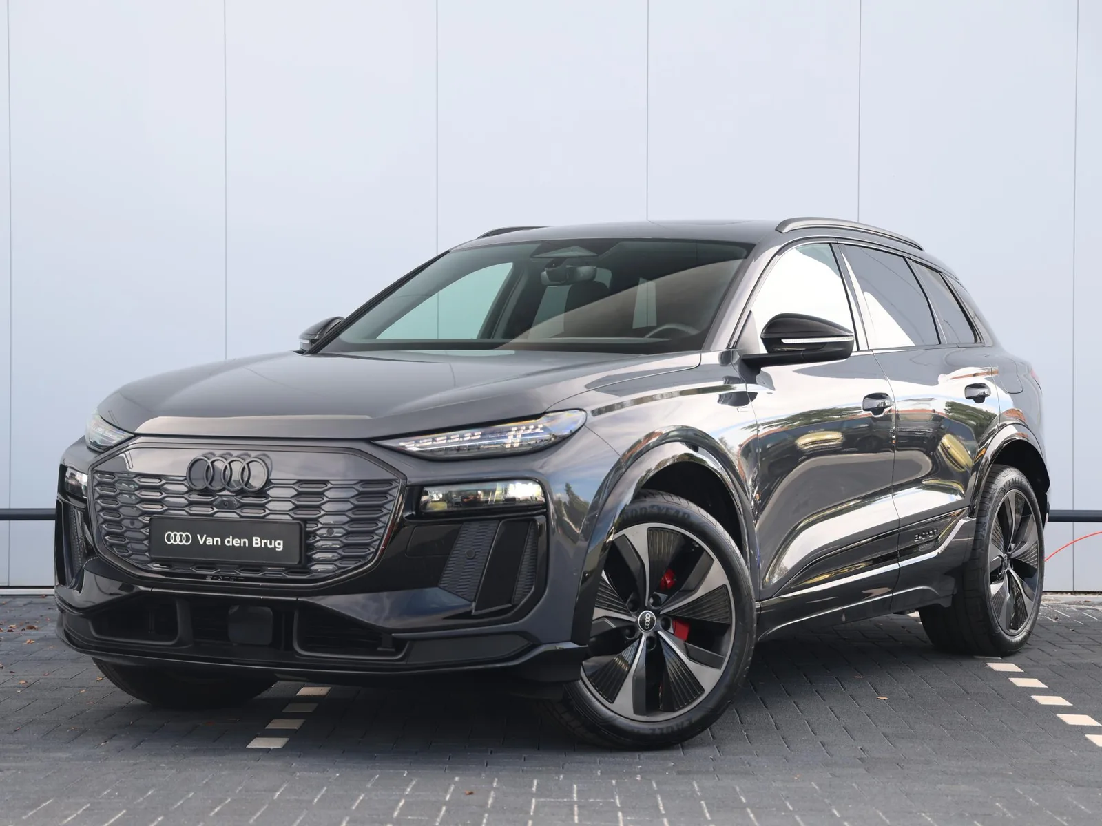 Audi Q6 e-tron (2024) — foto 1