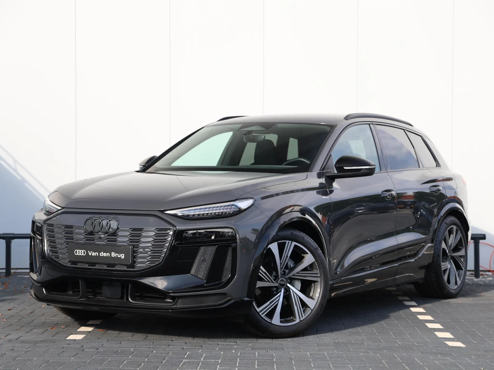Audi Q6 e-tron (2025) — foto 1