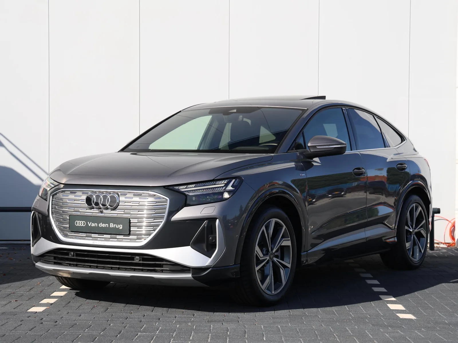 Audi Q4 e-tron (2024) — foto 1