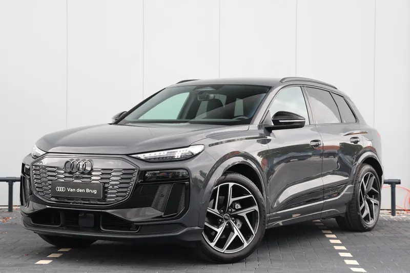 Audi Q6 e-tron (2025)