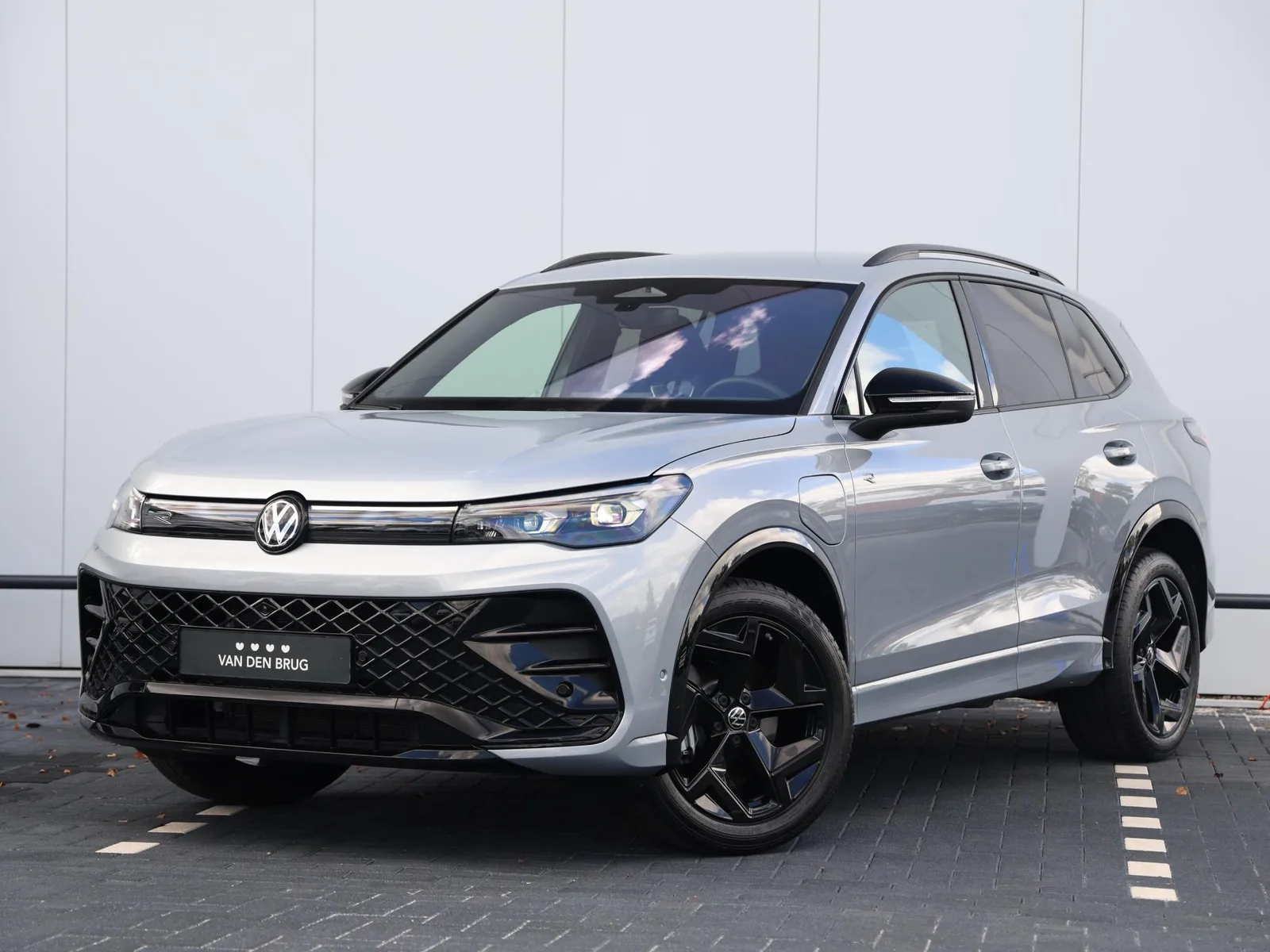 Volkswagen Tiguan (2025) — foto 1