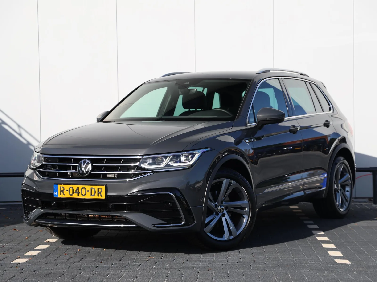 Volkswagen Tiguan (2022) — foto 1